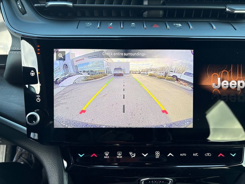 2026 Jeep Grand Cherokee Laredo