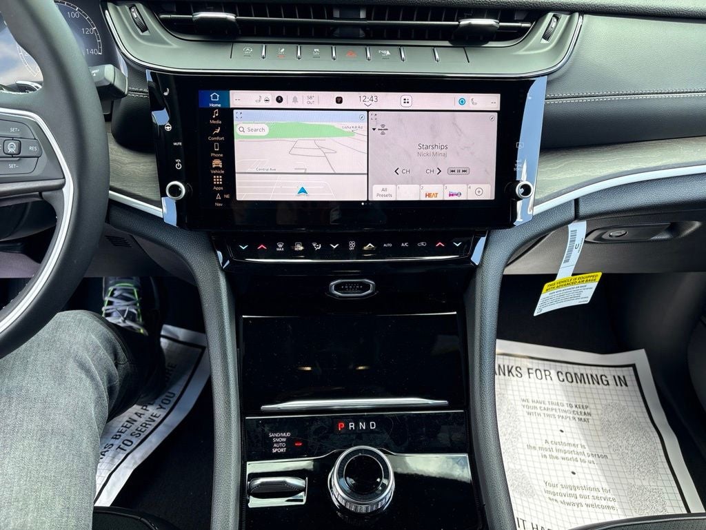 2026 Jeep Grand Cherokee Laredo Altitude