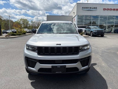2026 Jeep Grand Cherokee Laredo Altitude