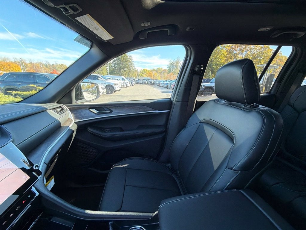 2027 Jeep Grand Cherokee Limited