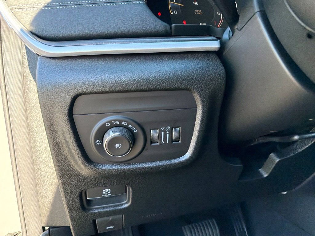 2027 Jeep Grand Cherokee Limited