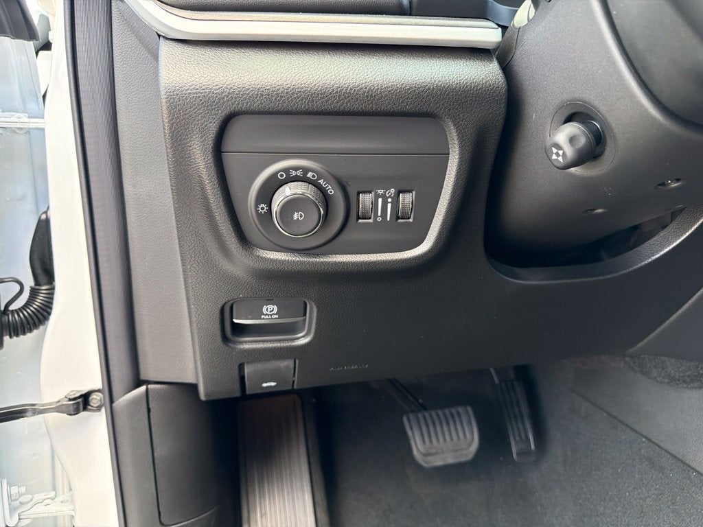 2027 Jeep Grand Cherokee Limited Reserve