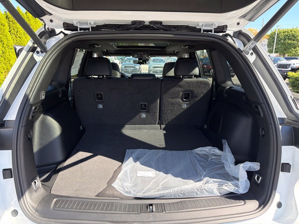 2027 Jeep Grand Cherokee Limited Reserve