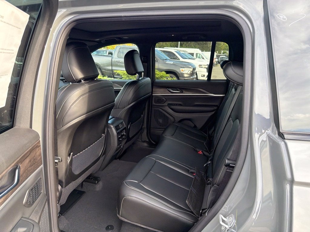 2027 Jeep Grand Cherokee Limited