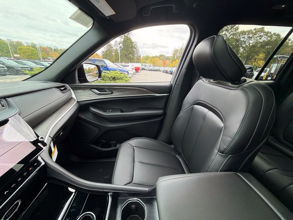 2027 Jeep Grand Cherokee Limited
