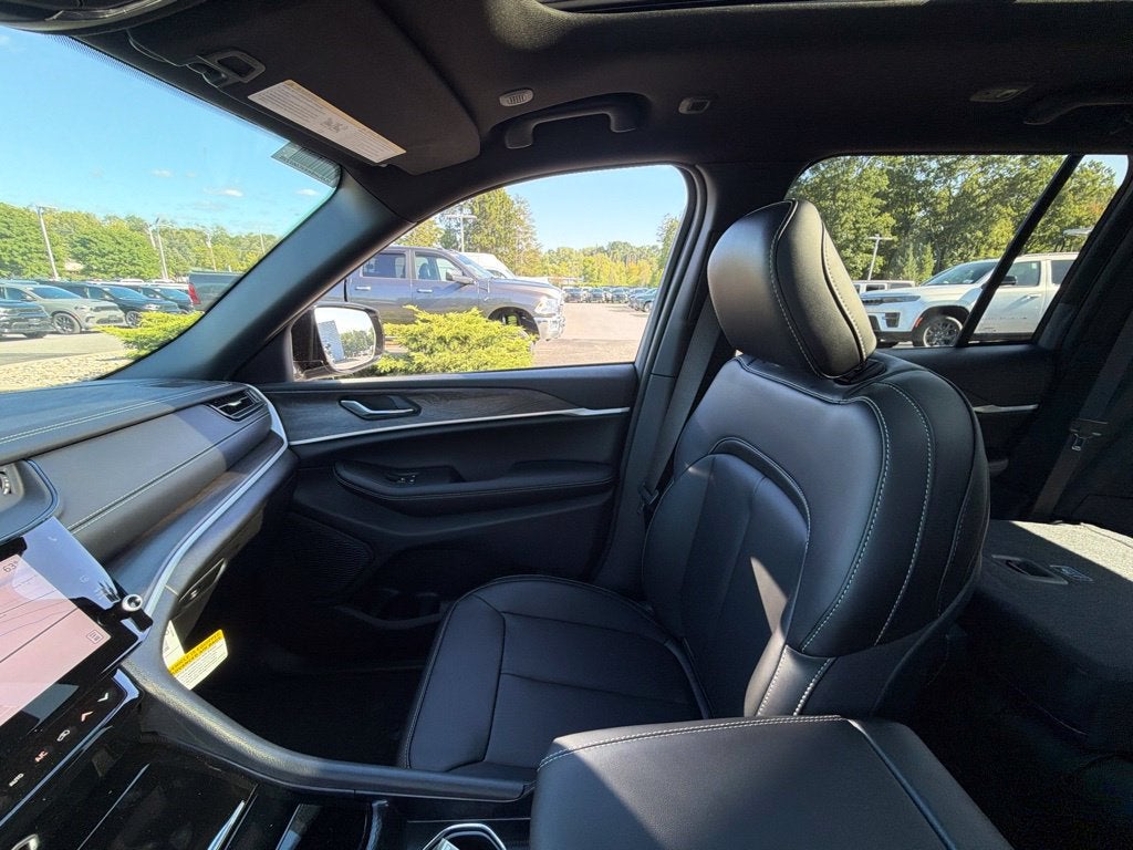 2027 Jeep Grand Cherokee Limited