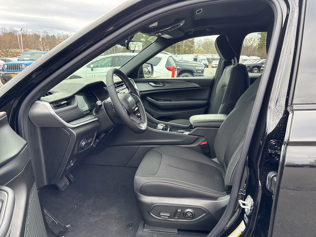 2026 Jeep Grand Cherokee L Laredo