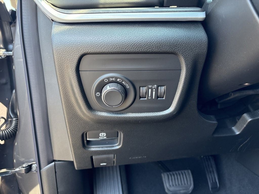 2026 Jeep Grand Cherokee L Laredo