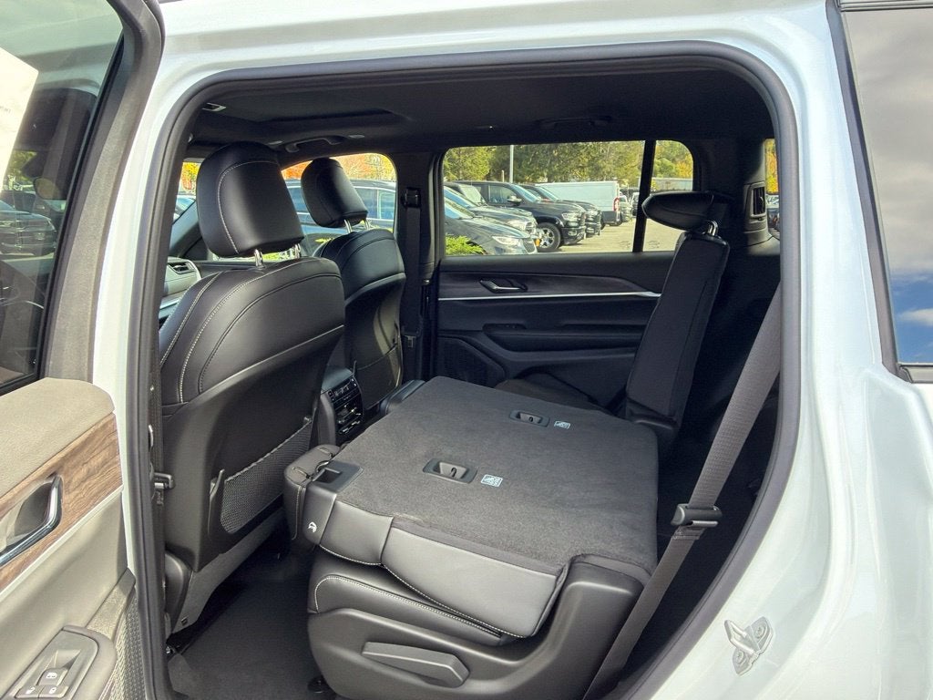 2027 Jeep Grand Cherokee L Limited