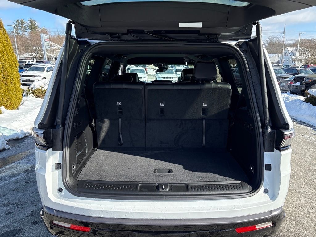 2026 Jeep Grand Wagoneer Base