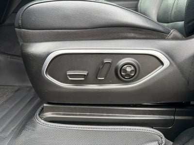 2023 Jeep Wagoneer Base