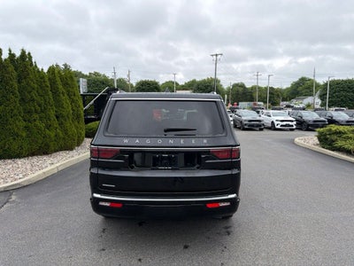 2023 Jeep Wagoneer Base