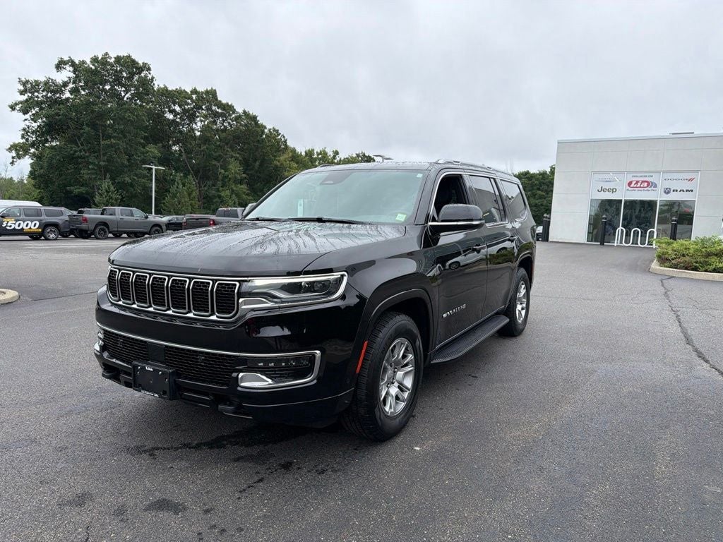 2023 Jeep Wagoneer Base