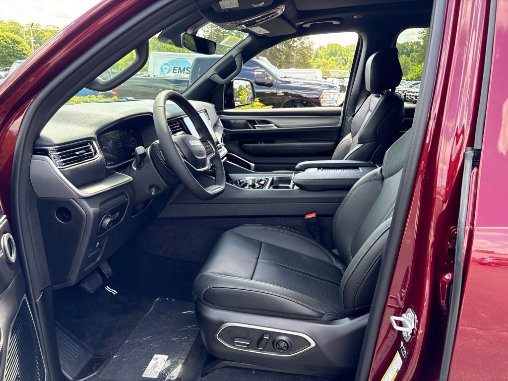 2026 Jeep Grand Wagoneer Base
