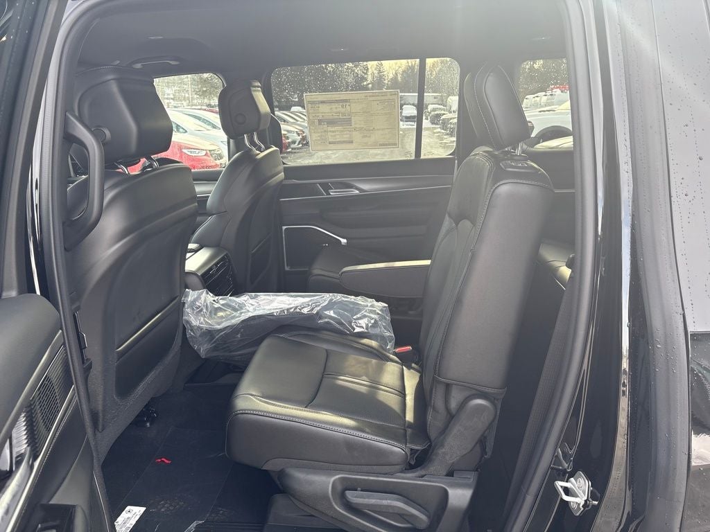 2026 Jeep Grand Wagoneer Base