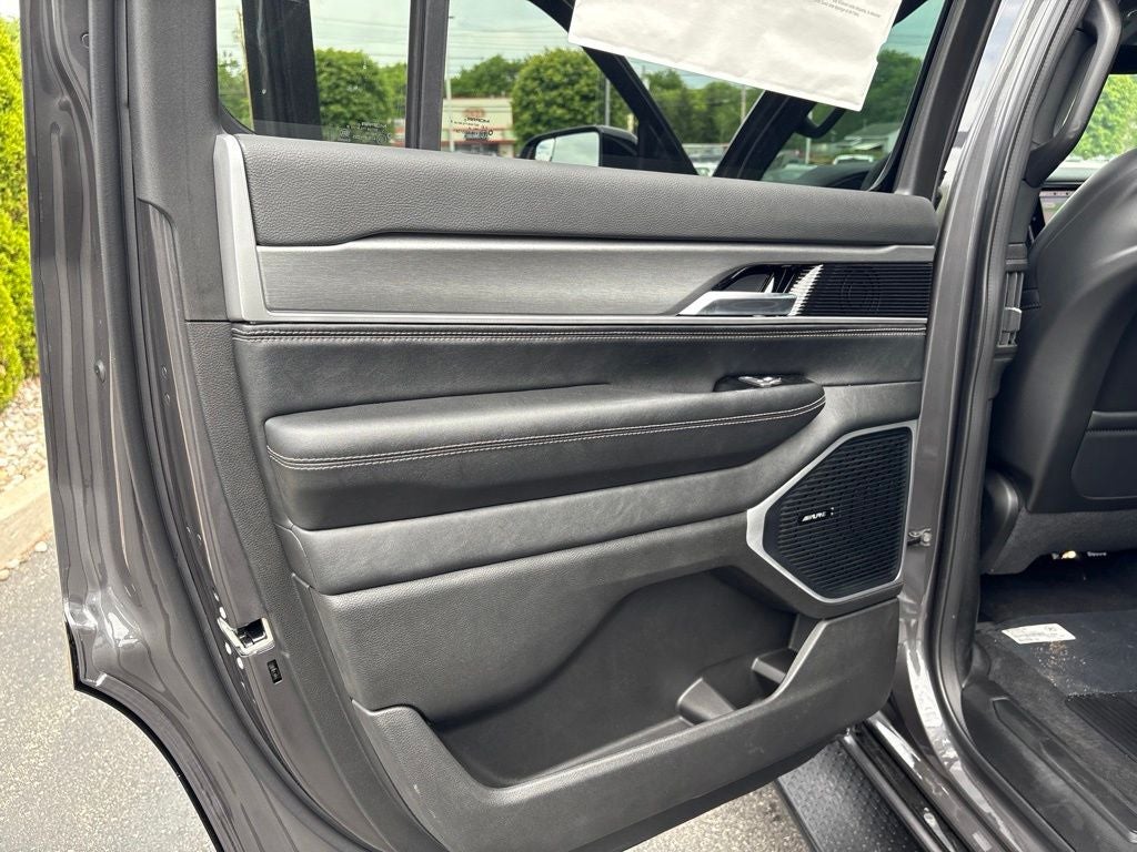 2026 Jeep Grand Wagoneer Base