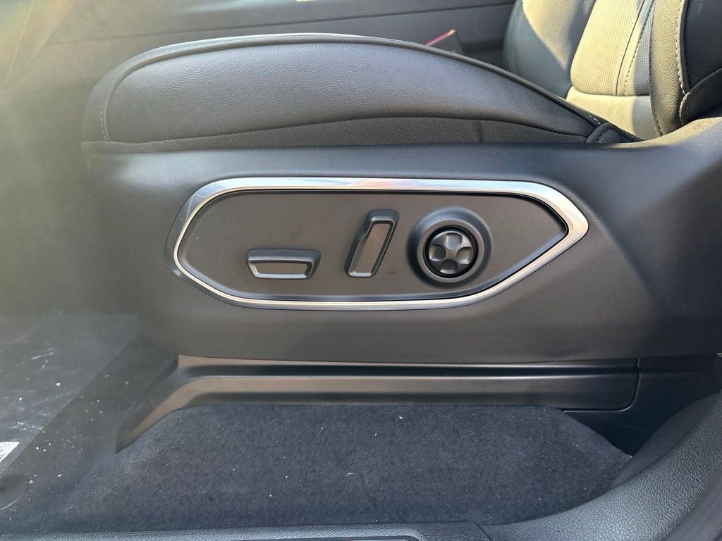 2026 Jeep Grand Wagoneer Base