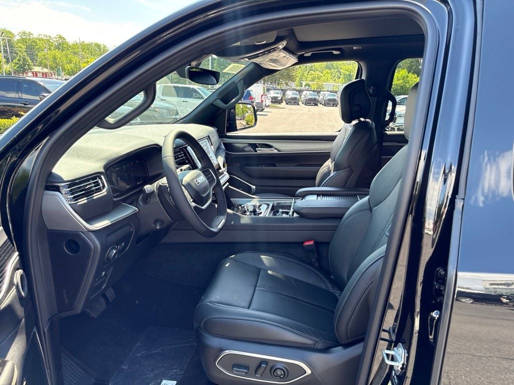 2026 Jeep Grand Wagoneer Base