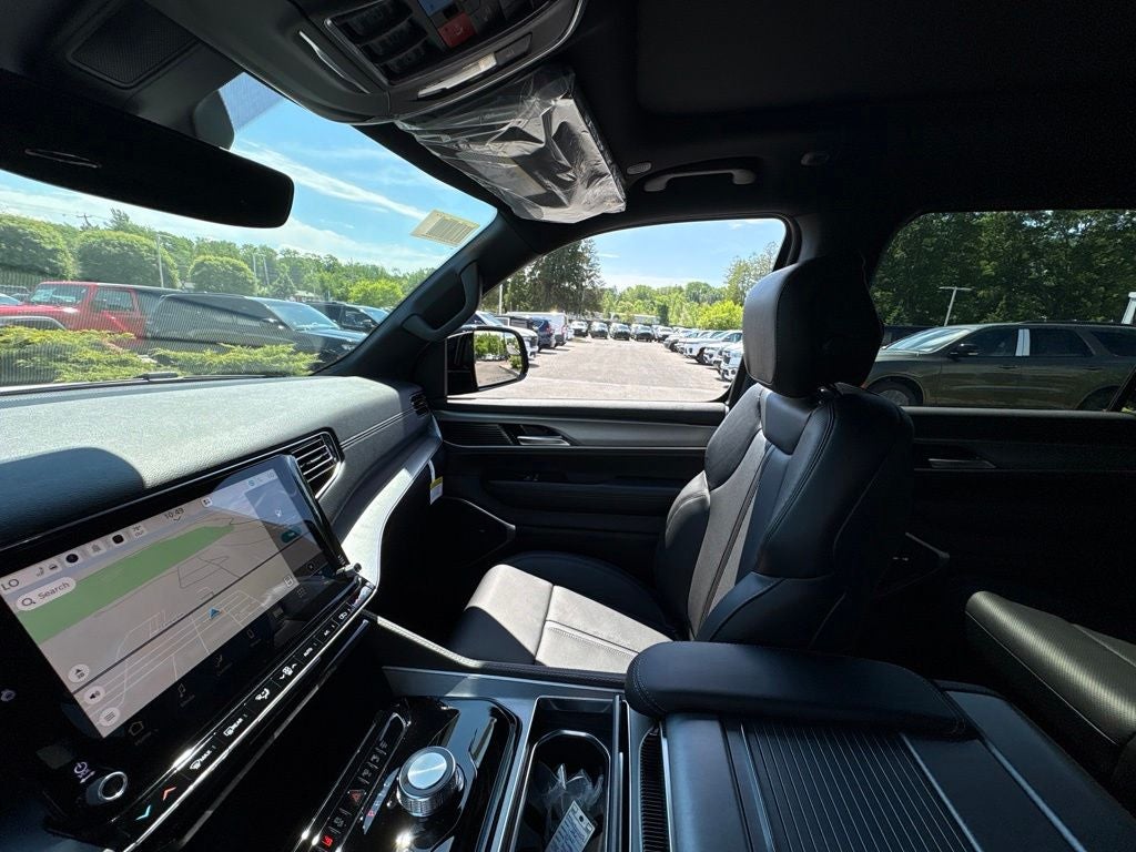 2026 Jeep Grand Wagoneer Base