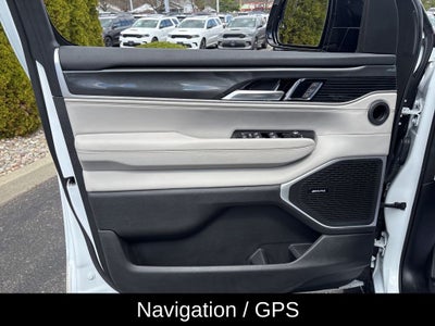 2023 Jeep Wagoneer Base