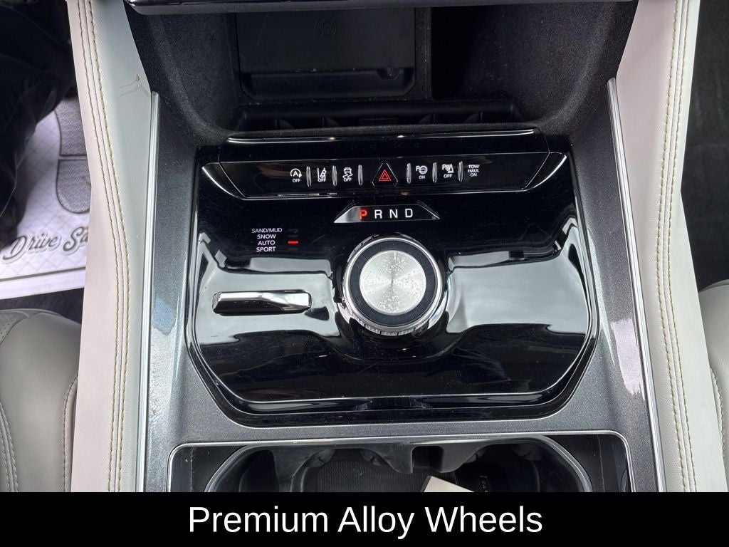 2023 Jeep Wagoneer Base