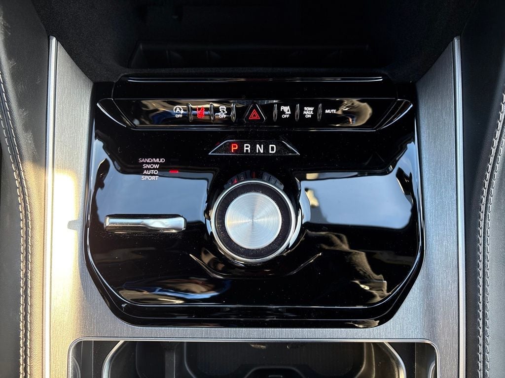 2026 Jeep Grand Wagoneer Base