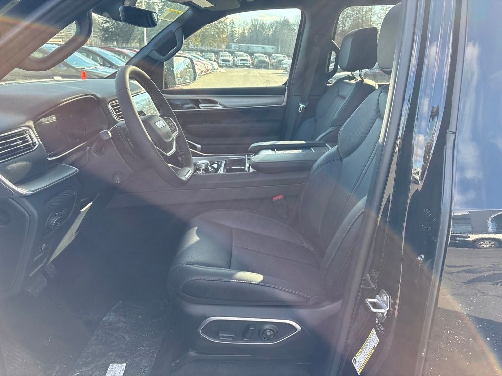 2026 Jeep Grand Wagoneer Base