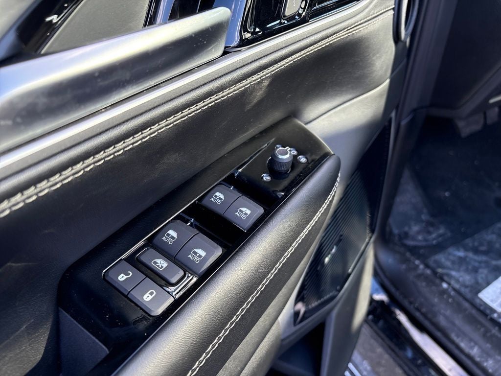 2026 Jeep Grand Wagoneer Base