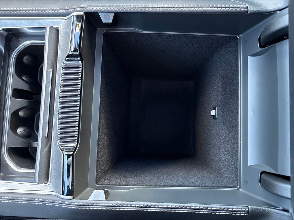 2026 Jeep Grand Wagoneer Base