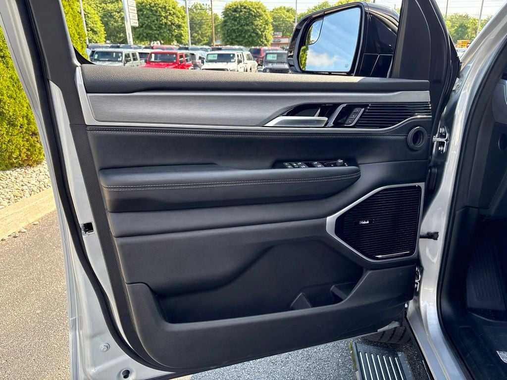 2026 Jeep Grand Wagoneer Limited Altitude