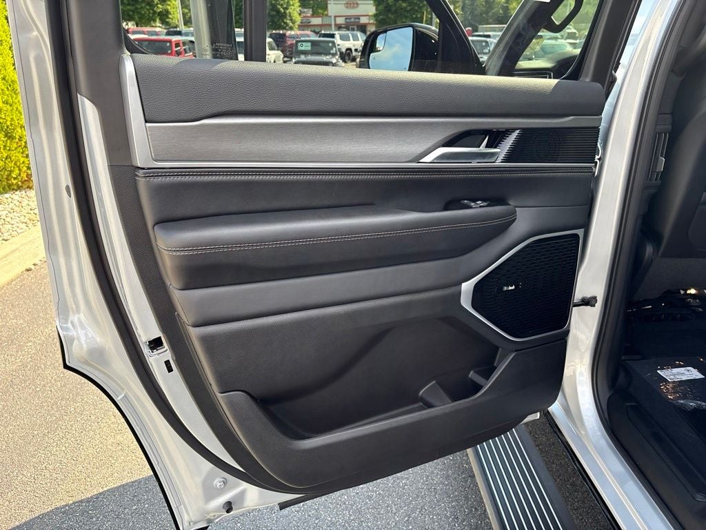 2026 Jeep Grand Wagoneer Limited Altitude