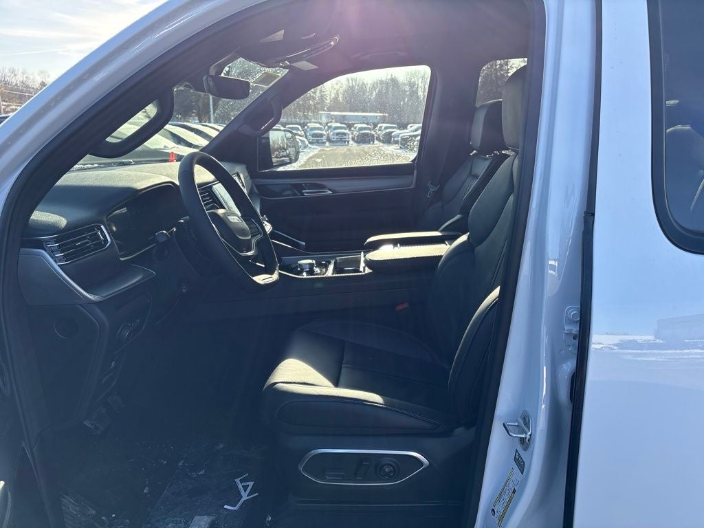 2026 Jeep Grand Wagoneer Base