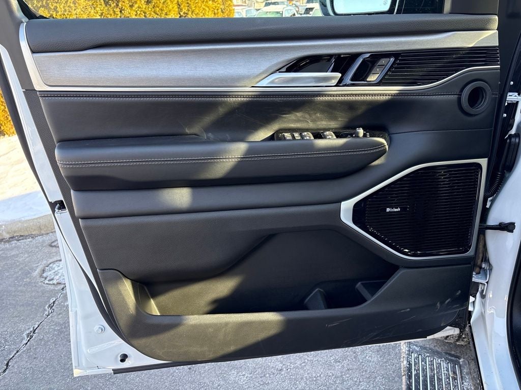 2026 Jeep Grand Wagoneer Base