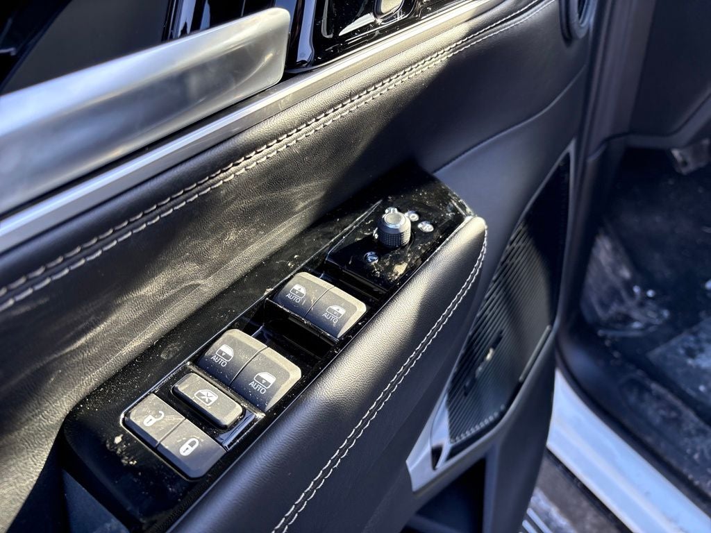 2026 Jeep Grand Wagoneer Base