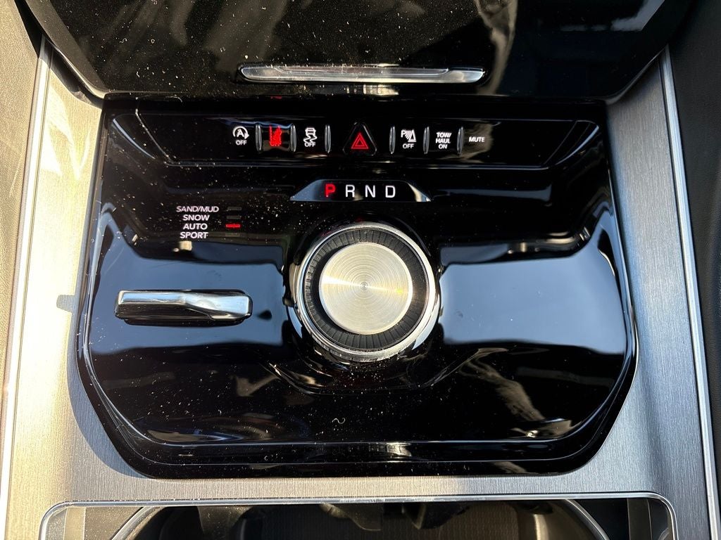 2026 Jeep Grand Wagoneer Base