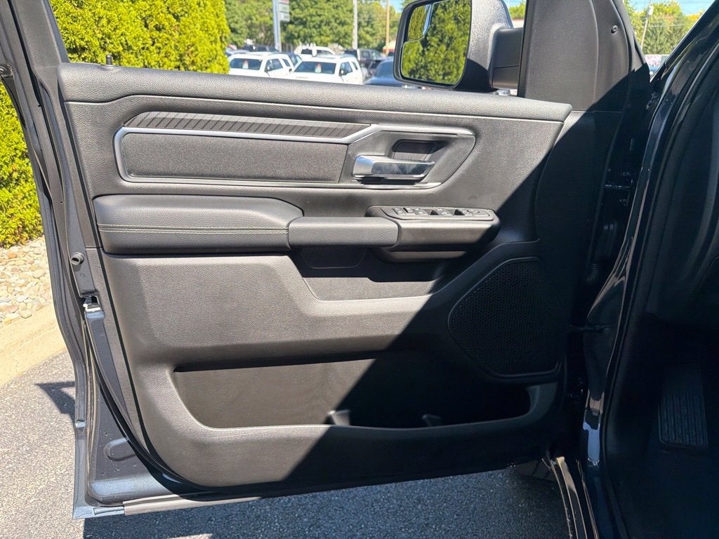 2027 RAM 1500 Big Horn/Lone Star 4D Crew Cab