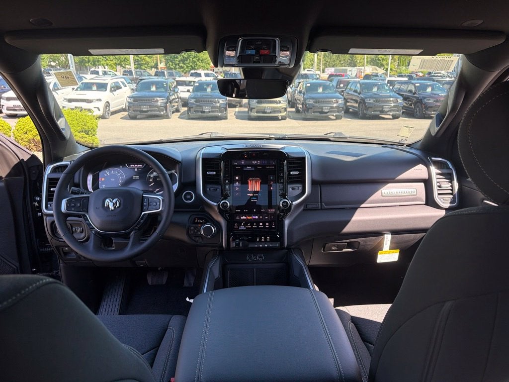2027 RAM 1500 Big Horn/Lone Star 4D Crew Cab