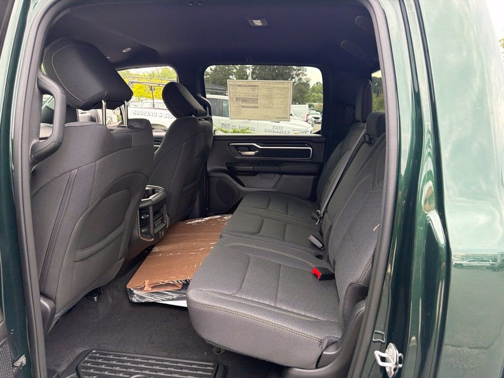 2027 RAM 1500 Big Horn/Lone Star 4D Crew Cab