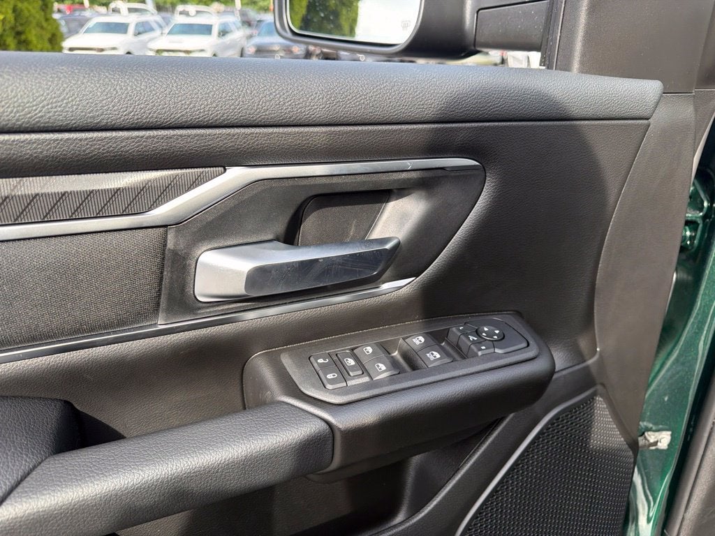 2027 RAM 1500 Big Horn/Lone Star 4D Crew Cab