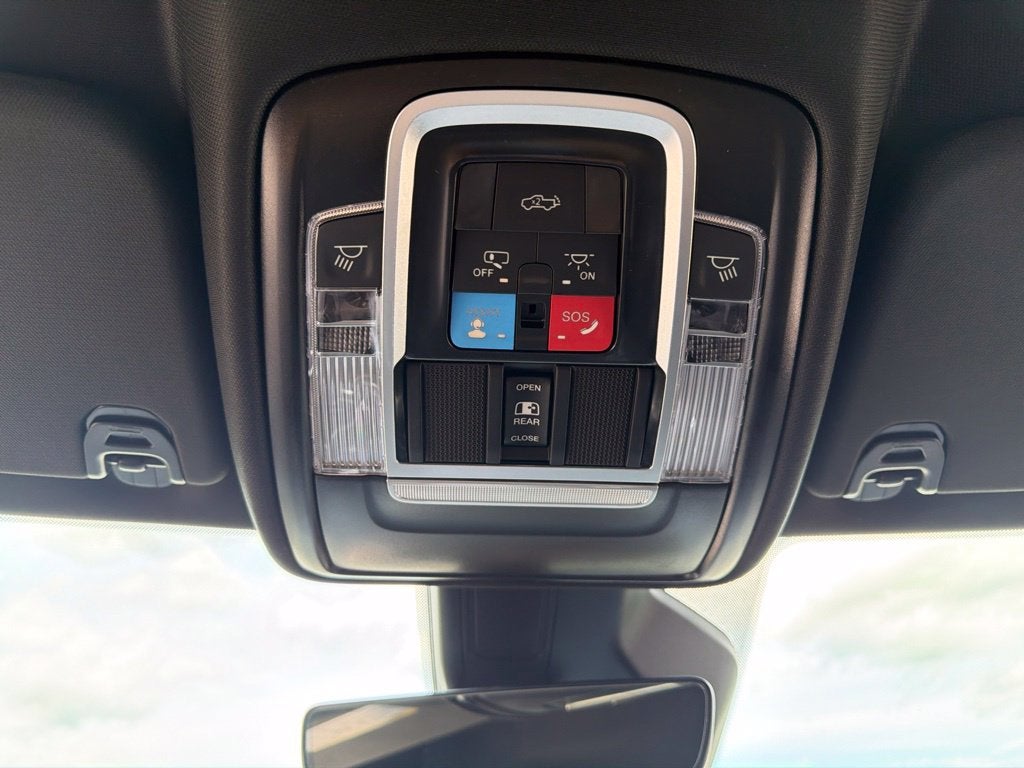 2027 RAM 1500 Big Horn/Lone Star 4D Crew Cab