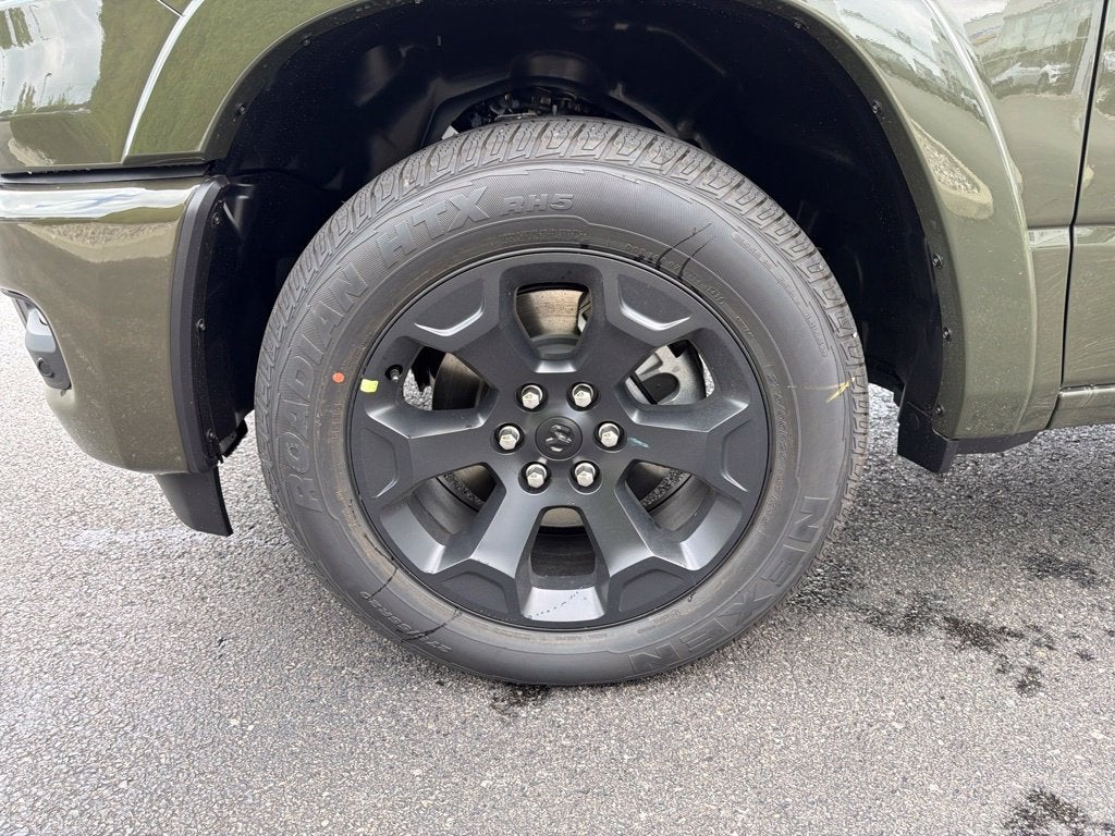 2027 RAM 1500 Big Horn/Lone Star 4D Crew Cab