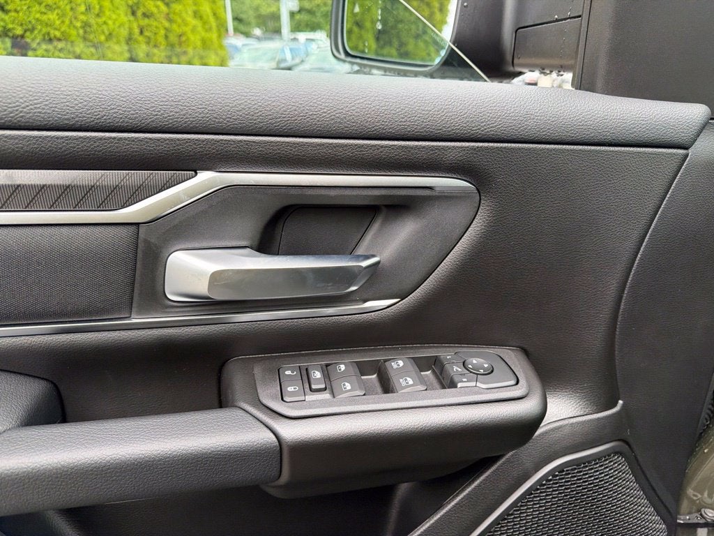 2027 RAM 1500 Big Horn/Lone Star 4D Crew Cab