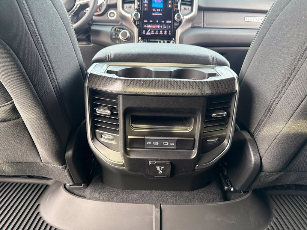 2027 RAM 1500 Big Horn/Lone Star 4D Crew Cab