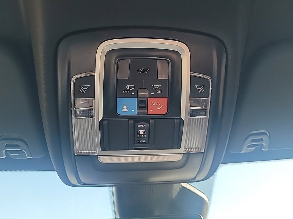 2027 RAM 1500 Big Horn/Lone Star 4D Crew Cab