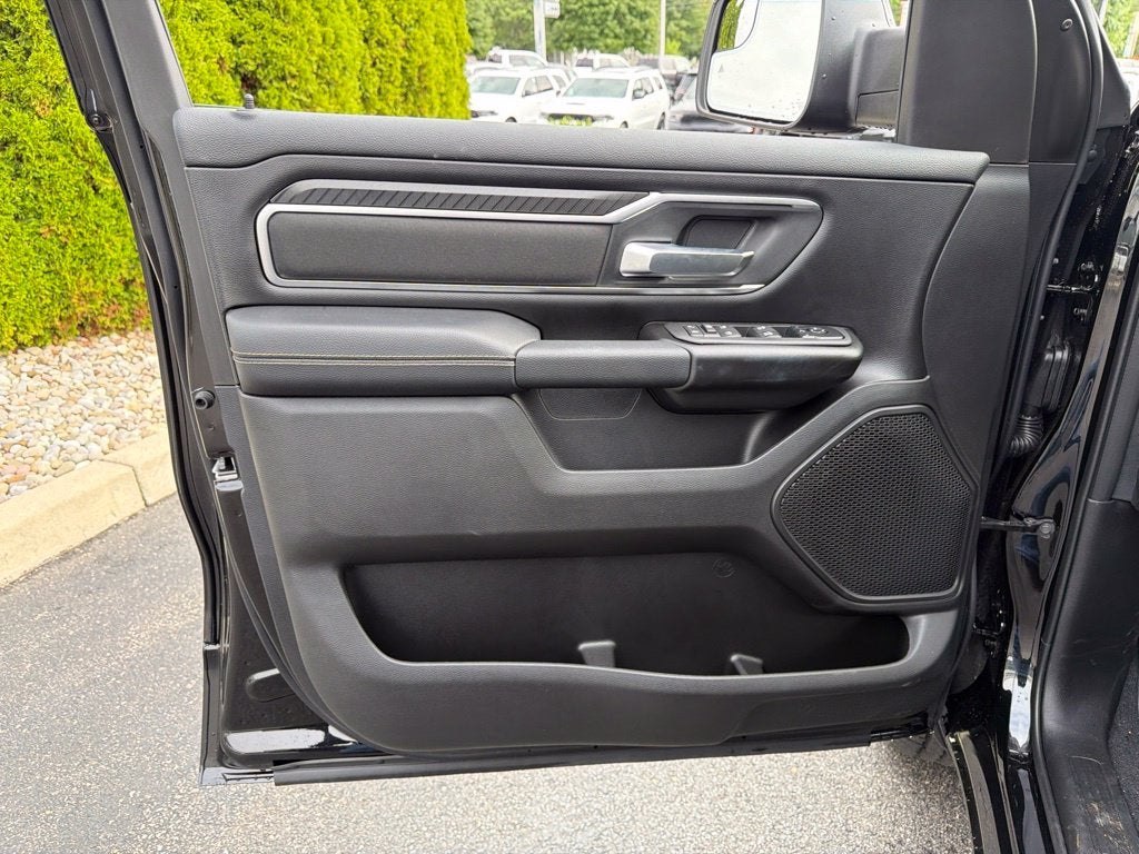 2027 RAM 1500 Big Horn/Lone Star 4D Crew Cab