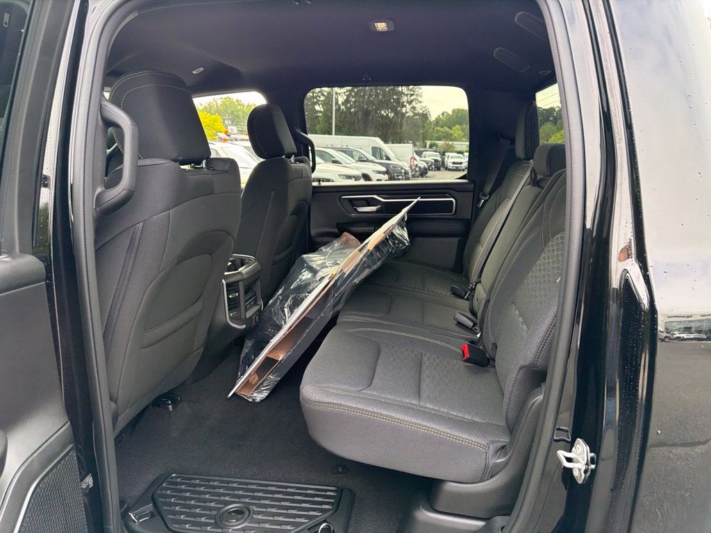 2027 RAM 1500 Big Horn/Lone Star 4D Crew Cab
