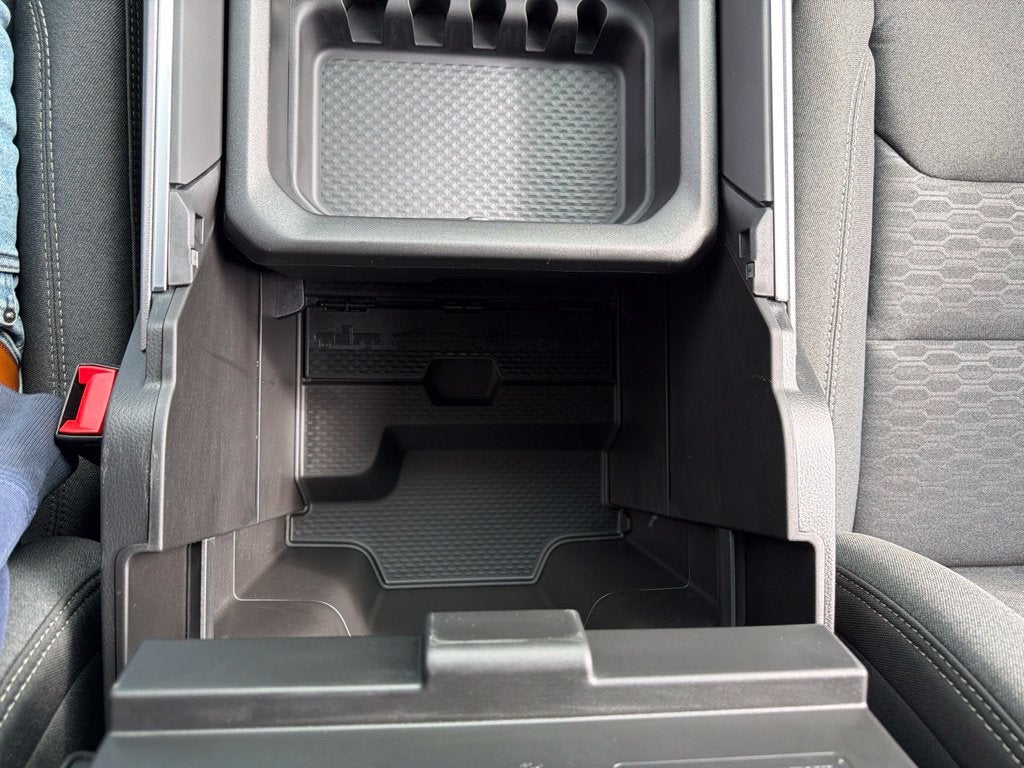 2027 RAM 1500 Big Horn/Lone Star 4D Crew Cab