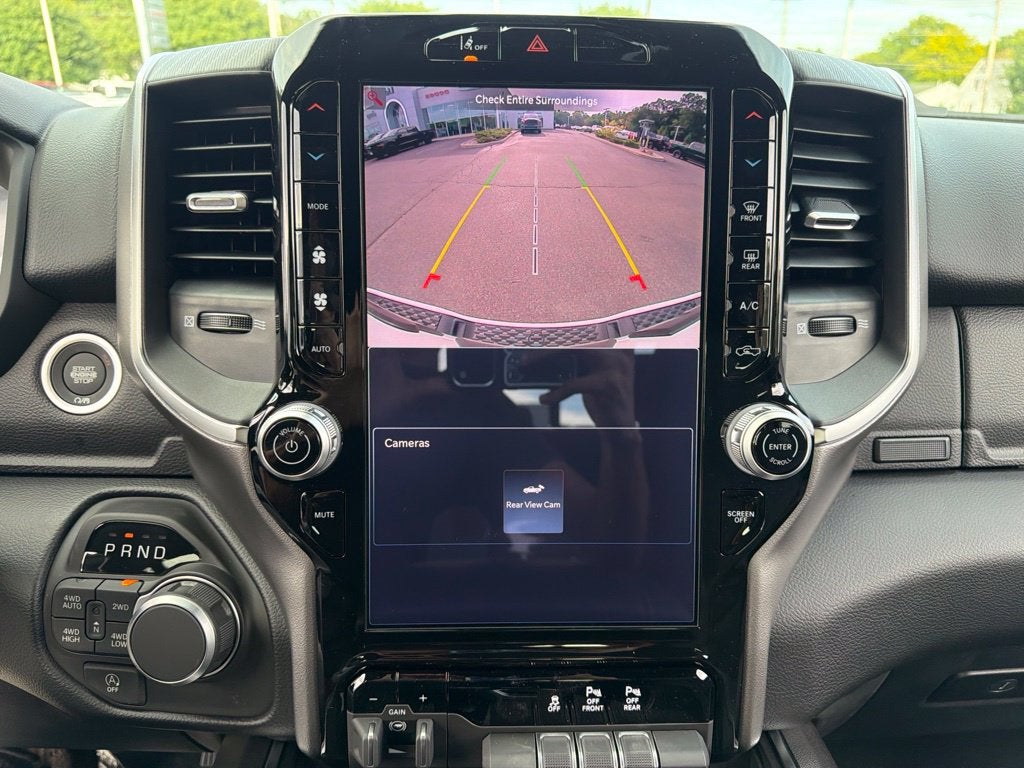 2027 RAM 1500 Big Horn/Lone Star 4D Crew Cab