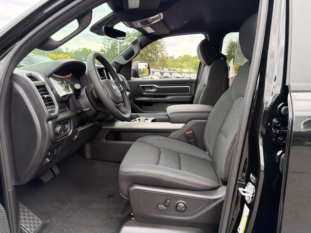 2027 RAM 1500 Big Horn/Lone Star 4D Crew Cab