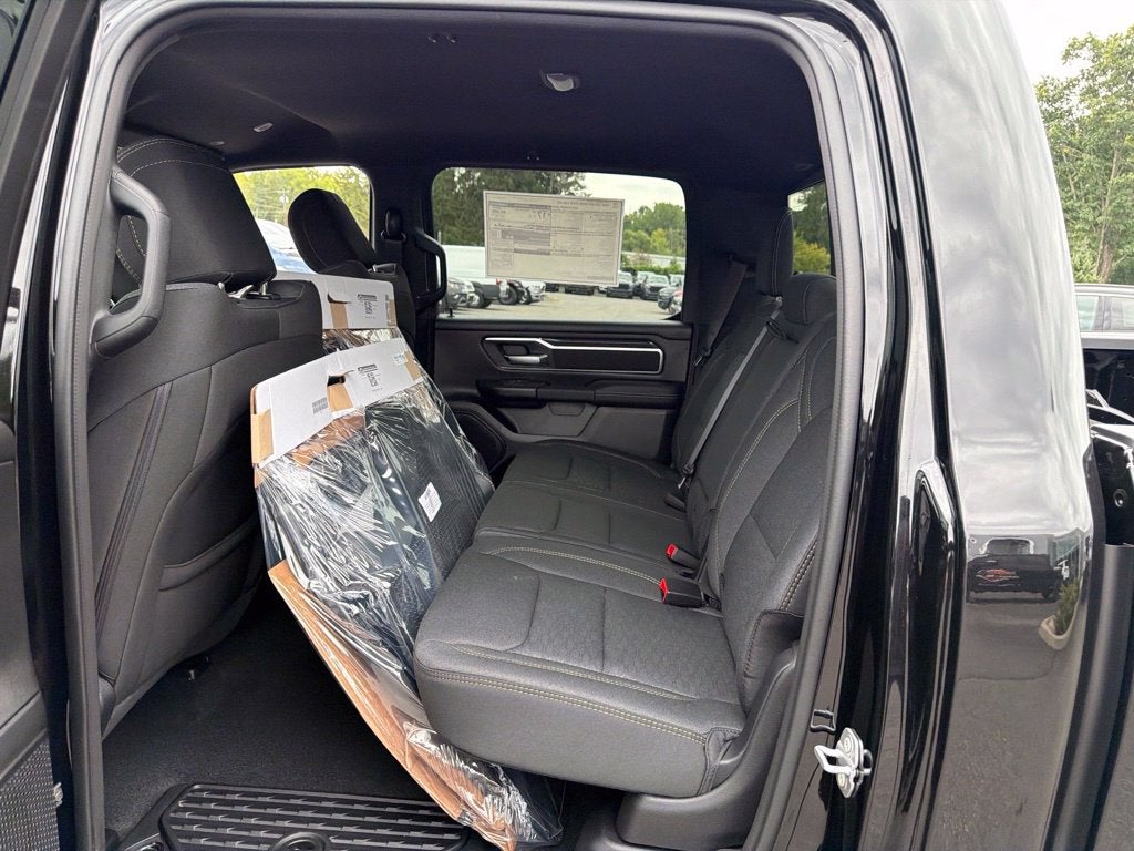 2027 RAM 1500 Big Horn/Lone Star 4D Crew Cab